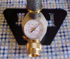 Gauge, 200 DIN fitting and foot plate